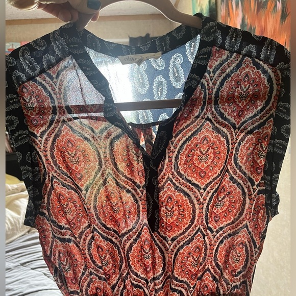 Olive & Oak Navy and Red Sheer Blouse - Picture 5 of 6